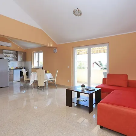 Antonija شقة بيروفاتش