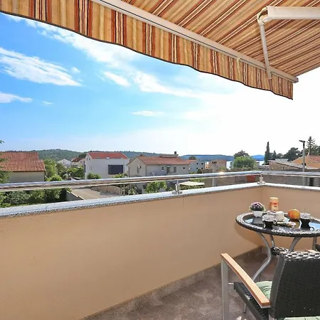 Antonija * بيروفاتش