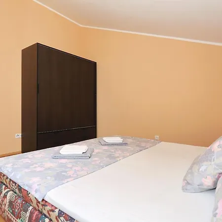 Antonija Apartment *