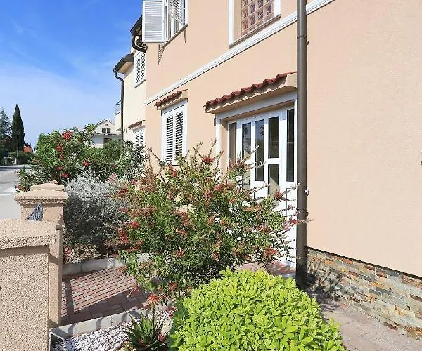 Antonija Apartment Pirovac